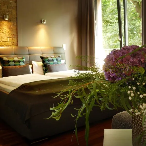Trafohaus am Kaiserbahnhof, hotel v destinaci Brühl