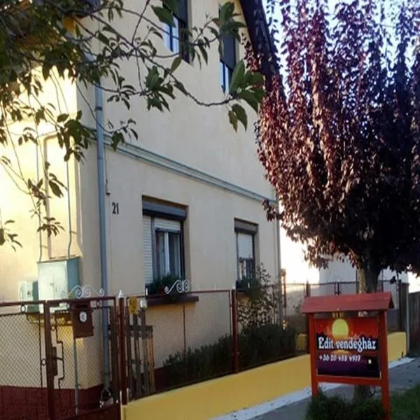 Edit Vendégház Balatonszentgyörgy, Hotel in Balatonszentgyörgy