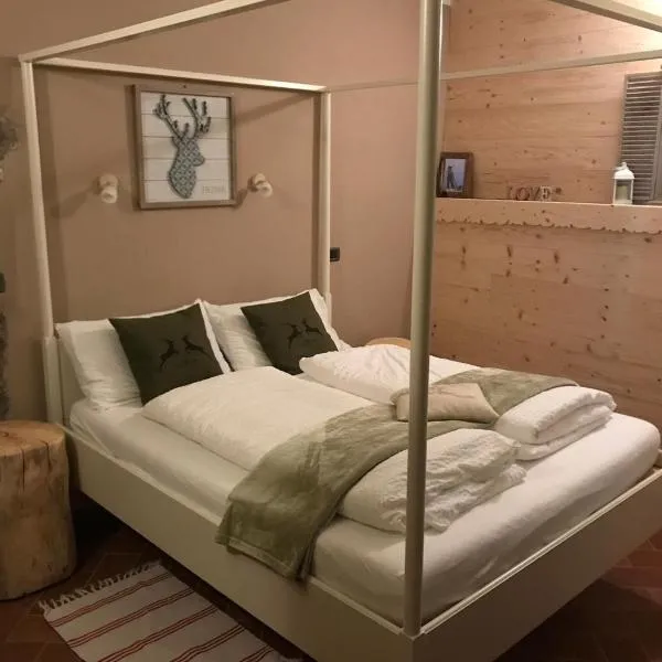 Casa Benassi ,Room&Suite , con piscina, hotel in Riolunato