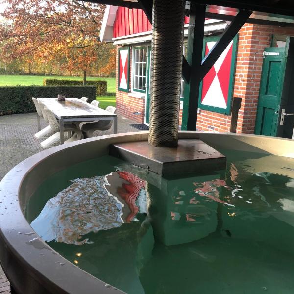 De Lindenburg met privé hottub en sauna 6-persoons