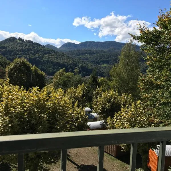 Les chambres et studios Camping Parc de Paletès, hotel en Saint-Girons