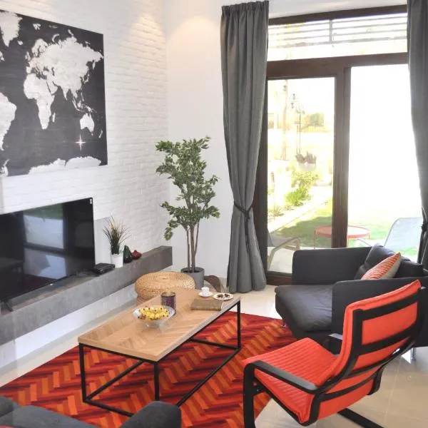 Luxury Suite - Amazing Views & Lovely Garden, Hotel in Salala