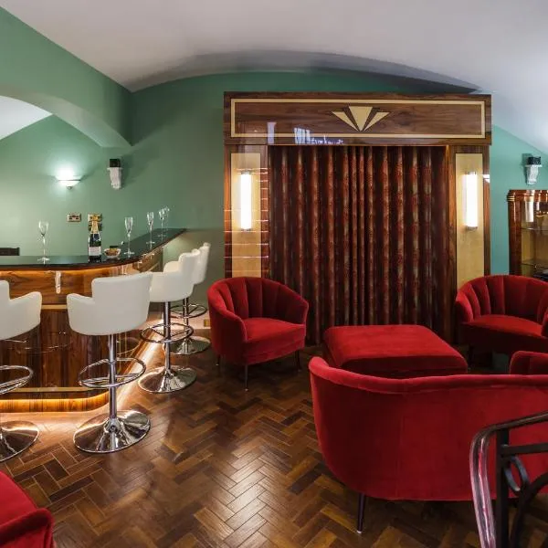 Sea-facing Art Deco Apartment,位于布莱顿霍夫的酒店