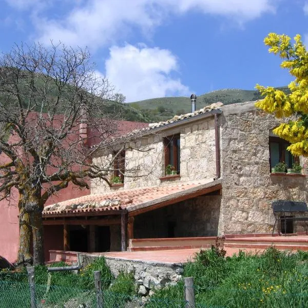 Agriturismo Gelso, hôtel à Castellana Sicula