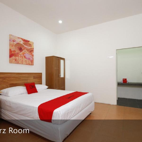 RedDoorz Plus near Plaza Indonesia