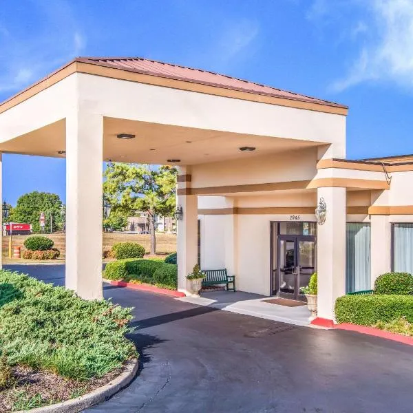 Quality Inn Suwanee I-85, hotel din Suwanee