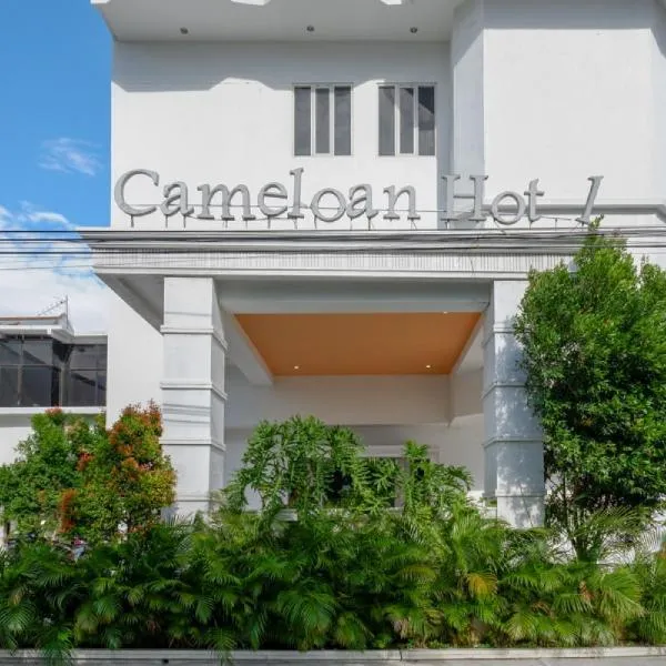 RedDoorz Plus @ Cameloan Hotel Palu, hotel v destinaci Palu