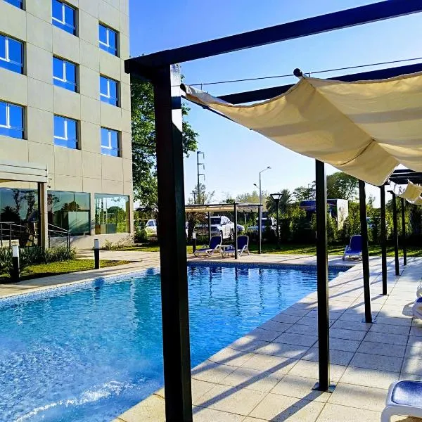 Platinum Hotel Casino, hotel di Villa Ángela