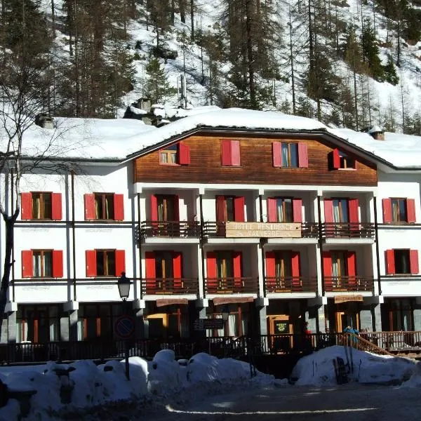 Hotel Residence Valverde, מלון בגרסוני לה טריניטה