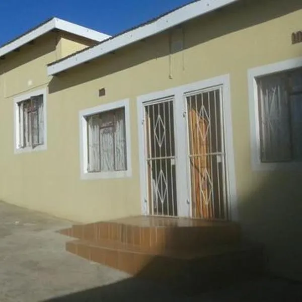 Amafana Guest House, отель в городе Mount Frere