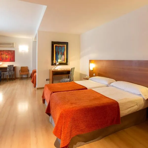 Hotel Torre Monreal, מלון בטודלה