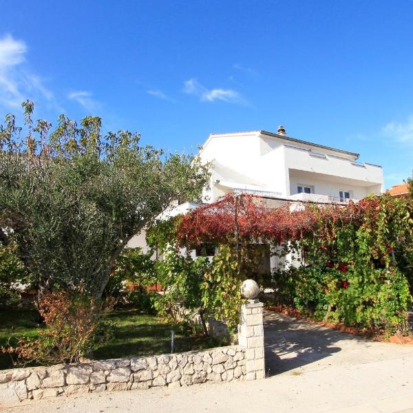 Apartments Nika - nice garden