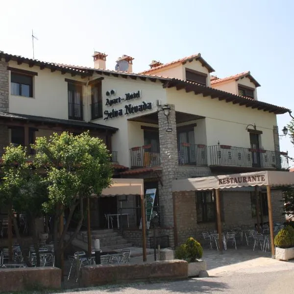 Apart-Hotel Selva Nevada, מלון בLa Virgen de la Vega