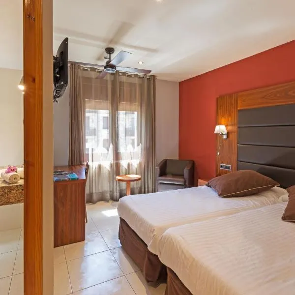 Hotel Restaurant Castellarnau、Escalóのホテル