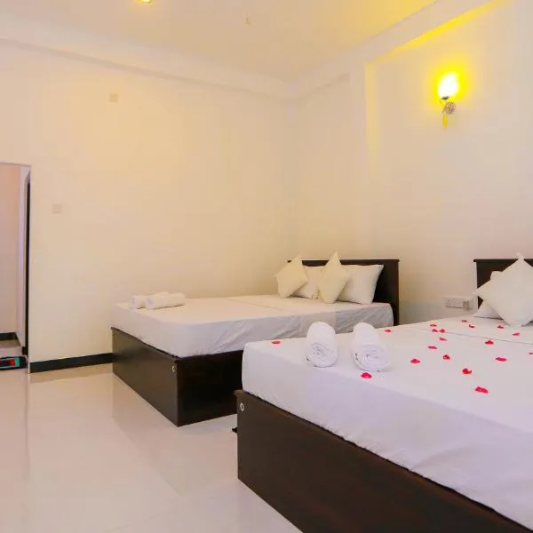 The Green Jungle, hotel v Dambulle