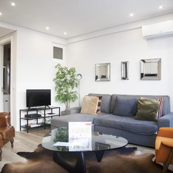 FLH Campo de Ourique Bright Apartment, hotel in Lisbon