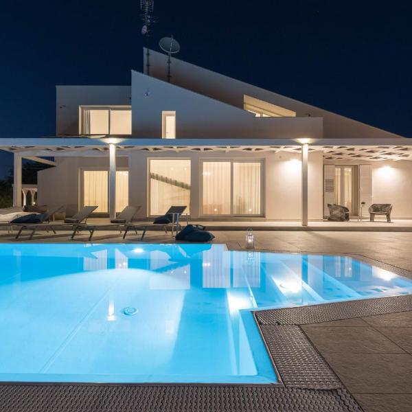 Villa White - IsulaTravel