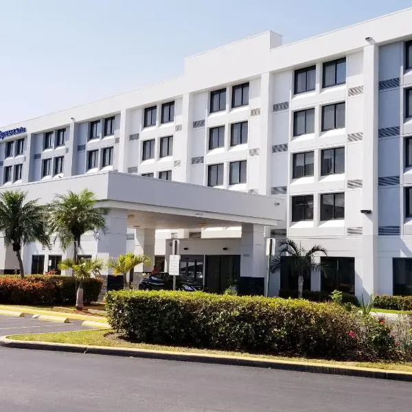 Holiday Inn Express Hotel & Suites Miami - Hialeah by IHG, hotel in Hialeah