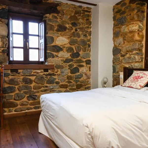 La Tronera del Bierzo Restaurante-Hotel，位于Villadepalos的酒店