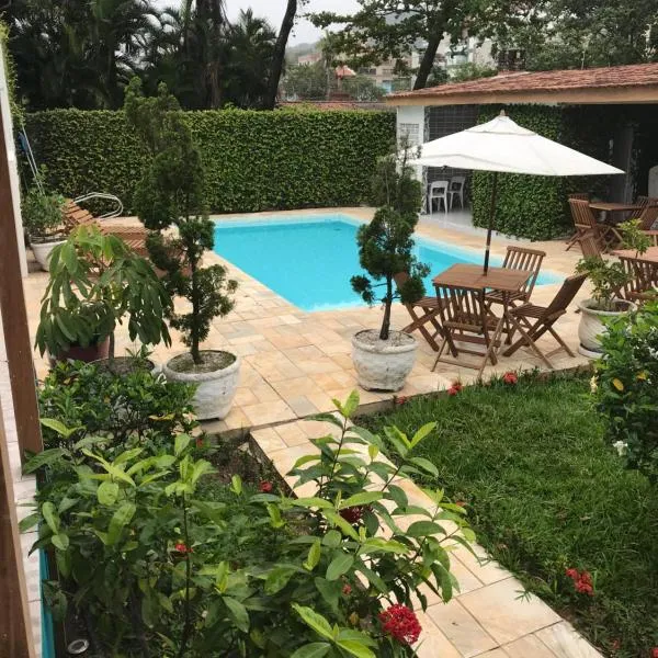 Santa Cecília Pousada, hotel v destinaci Guarujá