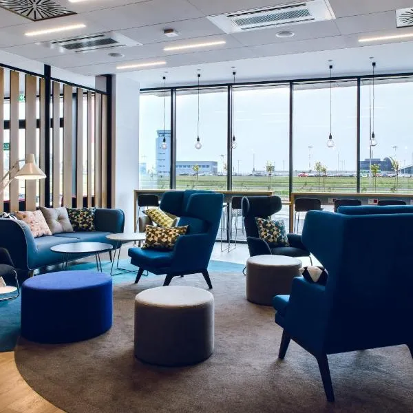 Holiday Inn Express - Rzeszow Airport by IHG，位于热舒夫的酒店