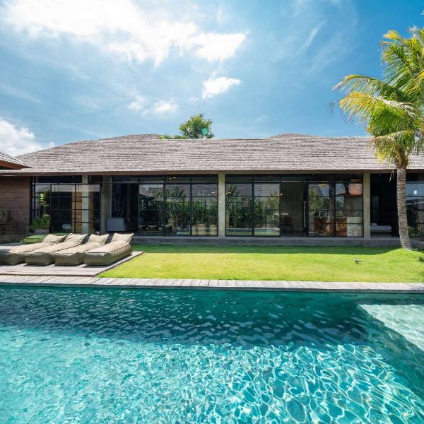 Villa Wirtiga - Elegant 3bdr villa in the heart of Canggu!