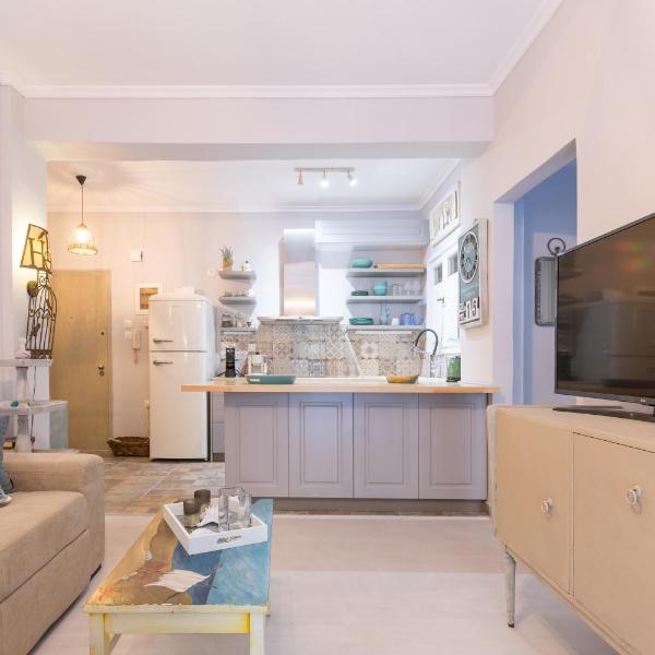 Stylish, comfy apartment by Konnect, Corfu city center
