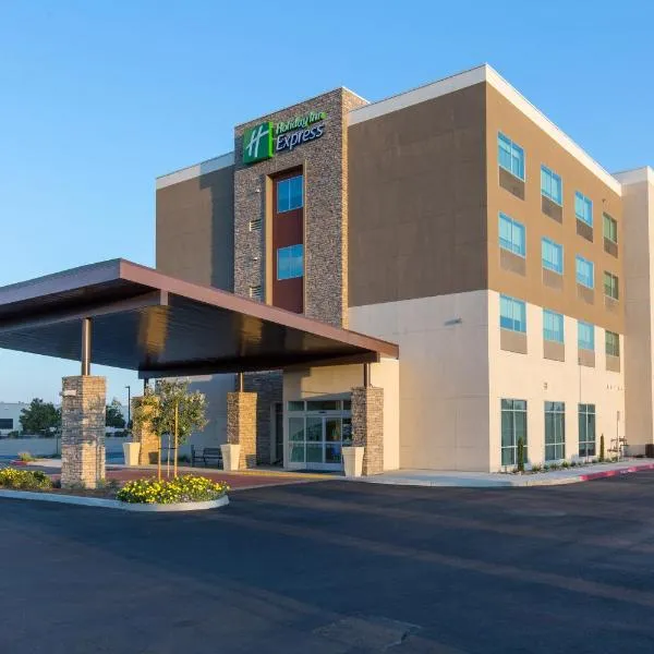 Holiday Inn Express Visalia-Sequoia Gateway Area by IHG, hotel a Visalia