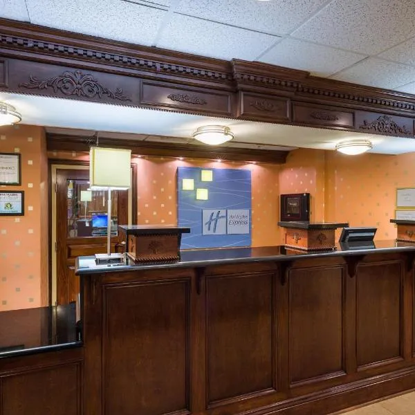 캠프 스프링스에 위치한 호텔 Holiday Inn Express Washington DC East- Andrews AFB by IHG