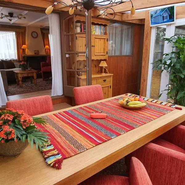 Knus chalet midden in de natuur en de rust., Hotel in Wageningen