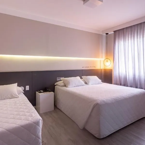 Hotel Melo, hotell i Balneário Camboriú