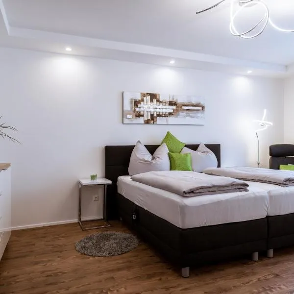 MH Living - 11 - Modern Living Dream in Center, hotel ve uŠtýrském Hradci