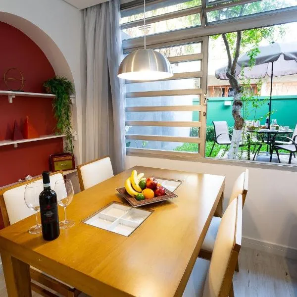 Apartamento com quintal em Alto de Pinheiros，位于圣保罗的酒店