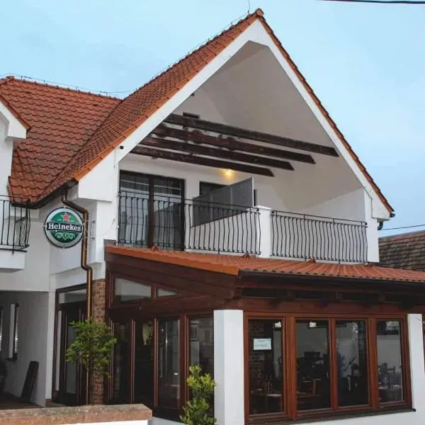 Il Galeone hotel, hotel a Stupava