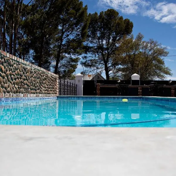 French Karoo Guesthouse، فندق في بوفورت ويست