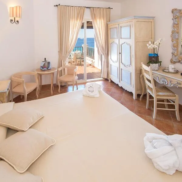 COLONNA GRAND HOTEL CAPO TESTA, a Colonna Luxury Beach Hotel, Santa Teresa Sardegna, hotel Santa Teresa Gallurában