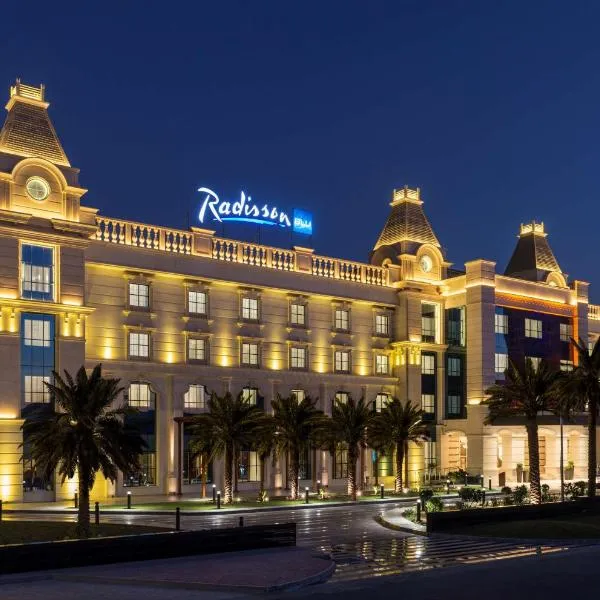 Radisson Blu Hotel, Ajman, hotel v destinaci Adžmán