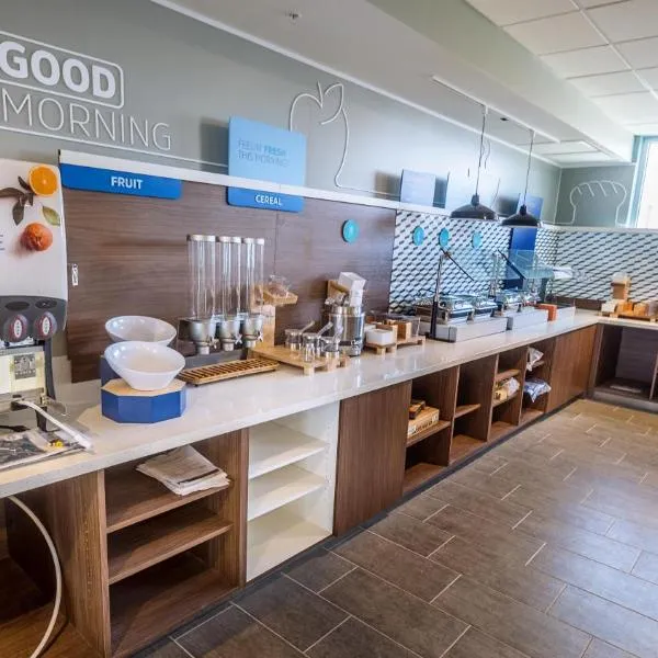 Holiday Inn Express & Suites Panama City Beach - Beachfront by IHG, hotel in Panama City Beach