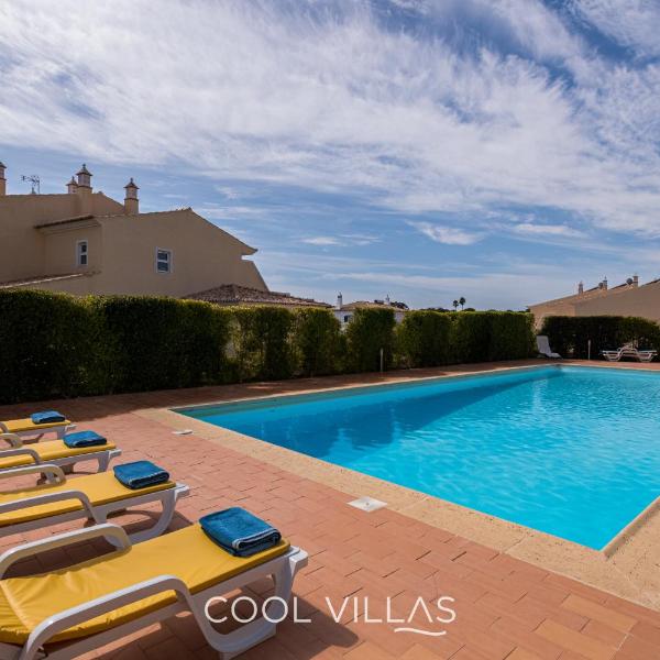 Villa Lorenzo - walking distance to beach