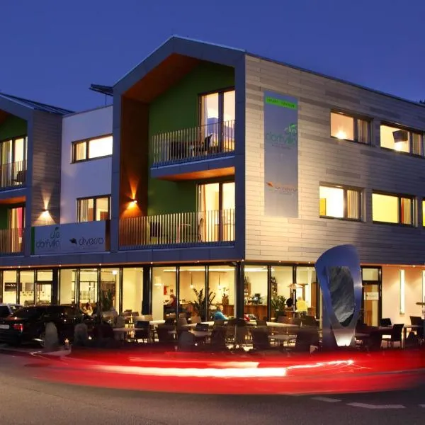 Die Dorfvilla - Includes Tauern Spa Kaprun Wellness Access 13 km away, hotel in Maishofen