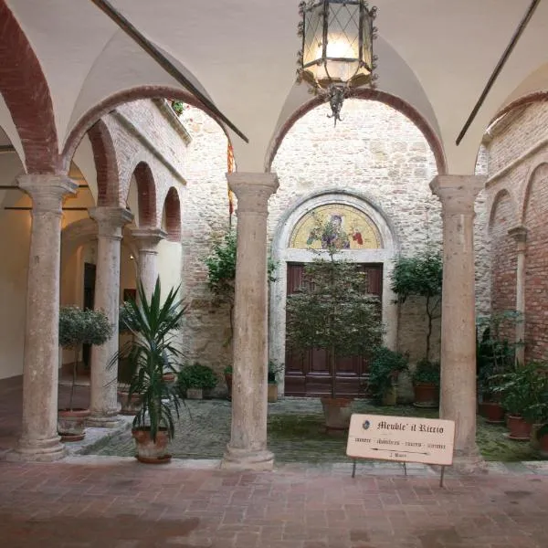 Meublé il Riccio, ξενοδοχείο στο Μοντεπουλτσιάνο