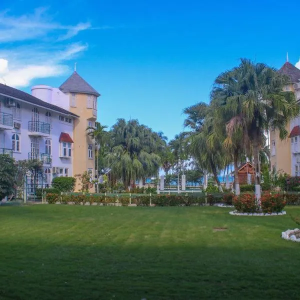 Cool's 1 bedroom Beach & Garden View, ξενοδοχείο σε Ocho Rios