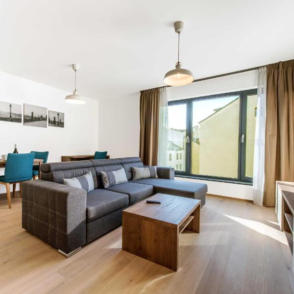 Quiet & new apartment near city center with garage, Praha