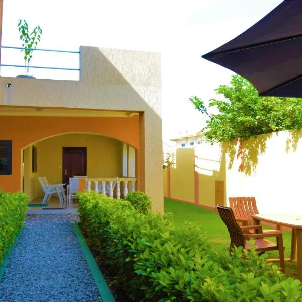 Villa Beach Avepozo Lome, hotel in Lomé