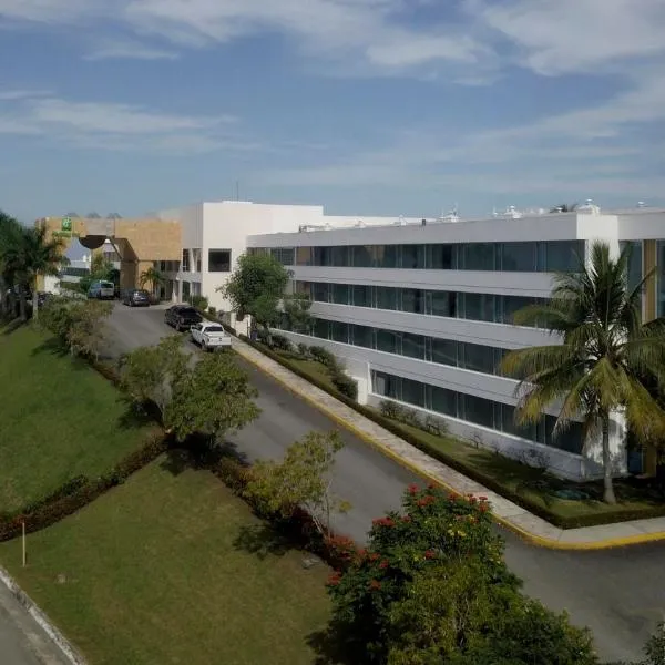 Holiday Inn - Villahermosa Aeropuerto by IHG, hotel en Villahermosa