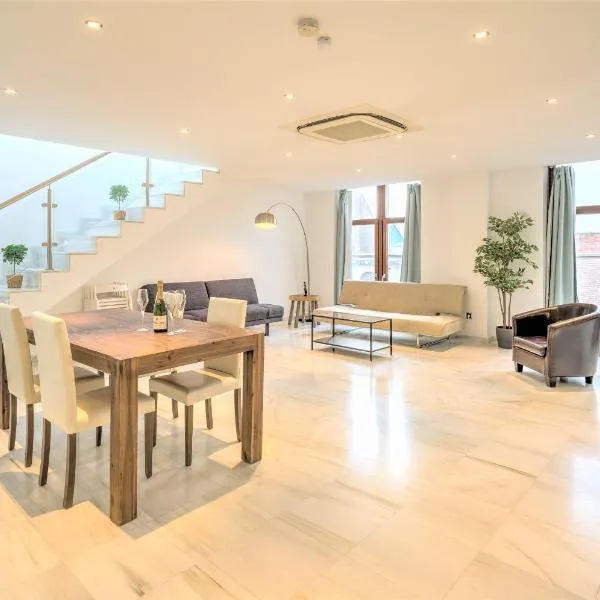 Marble Lodge Apartments in the Center of Antwerp, hotel in Antwerp