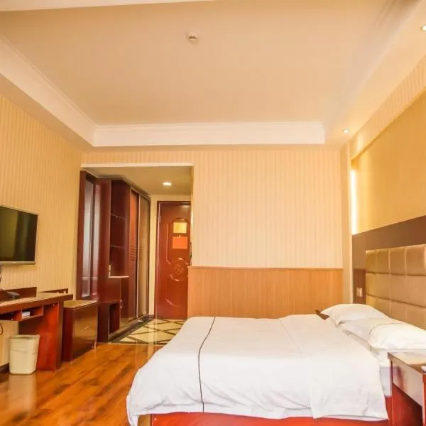 GreenTree Inn Jiayuguan Xinhua South Road Express Hotel, hotel v destinácii Jiayuguan