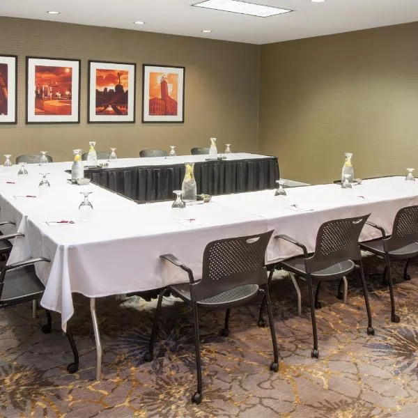 Crowne Plaza Suites MSP Airport - Mall of America by IHG, hotell sihtkohas Bloomington