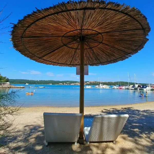 Fisherman's glamping village, hotel in Klimno