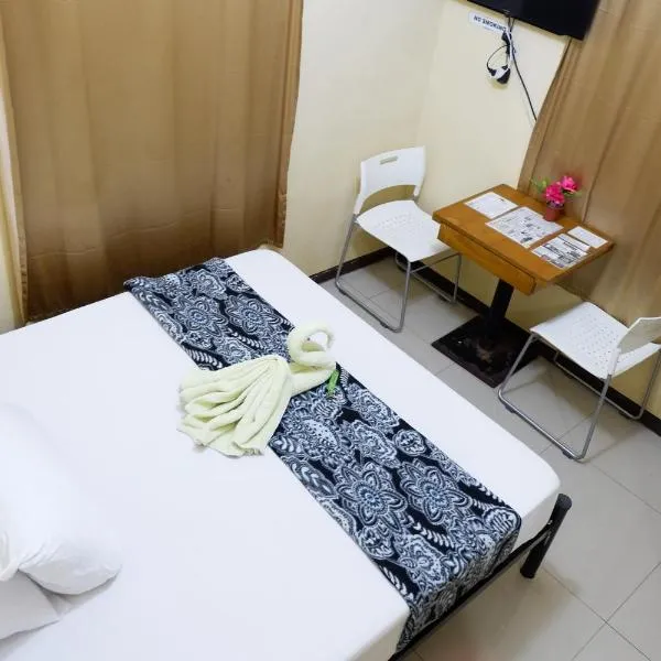 Alpina Monte Carlo Travellers Inn, hotel in Tagaytay